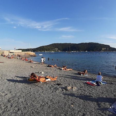 Moderno Appartamento Vista Mare, Con Parcheggio Privato Porto Venere Esterno foto